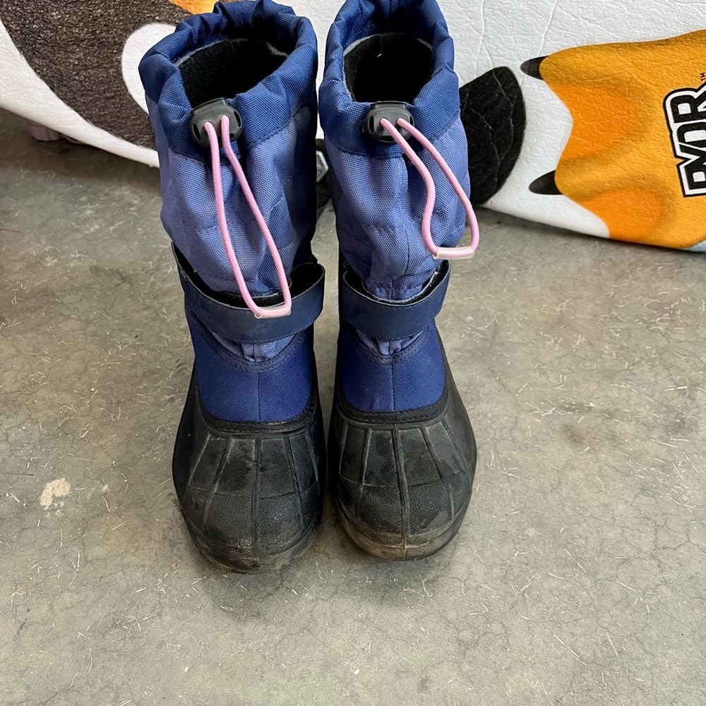 Girls Columbia snow boots